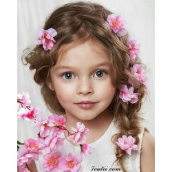 Pictura pe numere - Красавица с цветя в косите